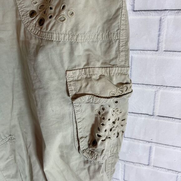 Anthro Hei Hei Khaki Eyelet Trim Capri Pan… - Picture 11 of 11